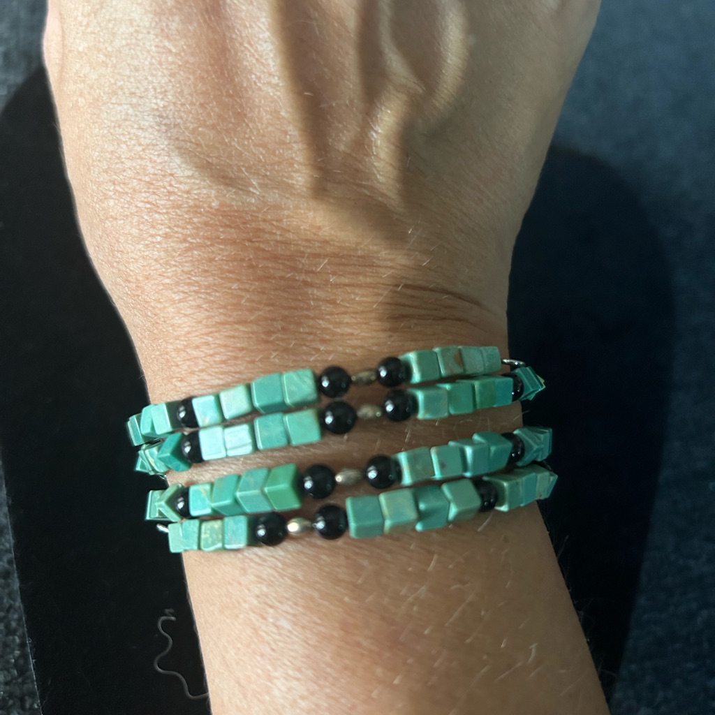 Elegant Turquoise And Black Beaded Bracelet